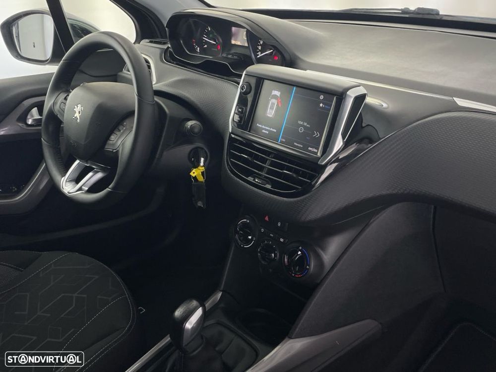 Peugeot 2008 1.6 BlueHDi Style - 23