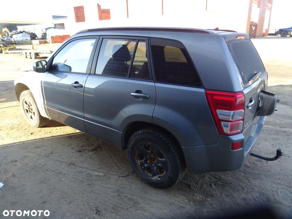 Suzuki Grand Vitara II (ZDL) drzwi zderzak klapa błotnik lampa części - 5