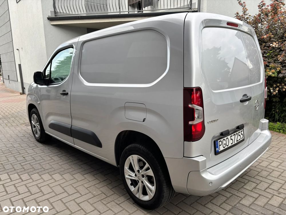 Opel Combo 1.5 CDTI Essentia - 4
