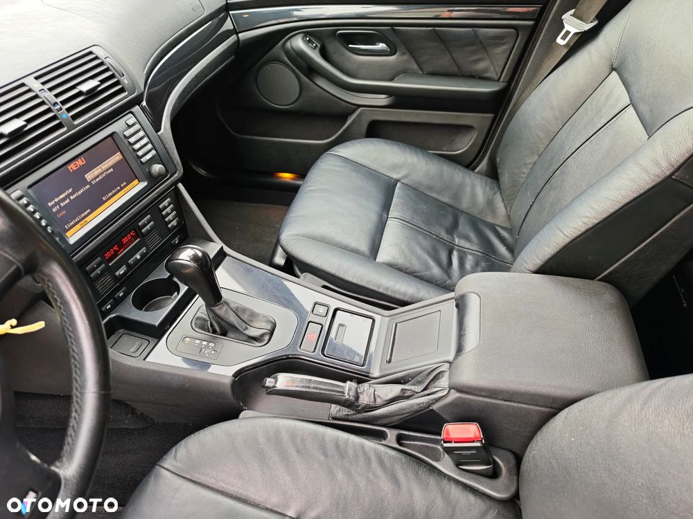 BMW Seria 5 - 38