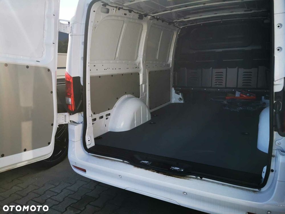 Mercedes-Benz Vito eVito Furgon - 22