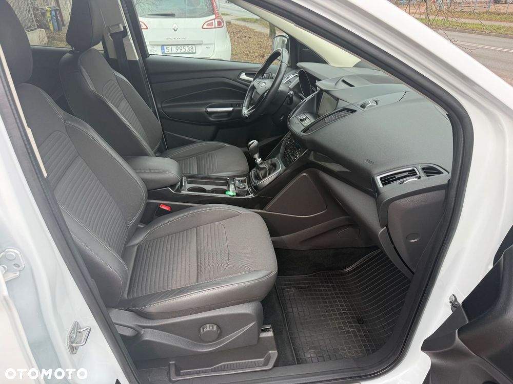 Ford Kuga - 13