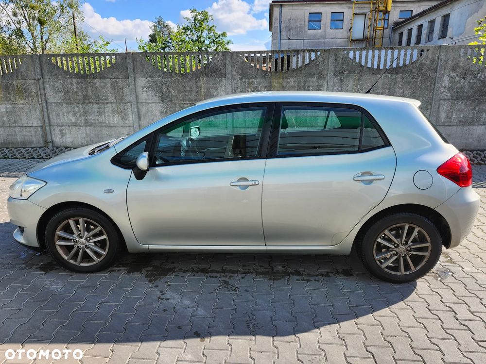 Toyota Auris 1.4 D-4D Premium - 4