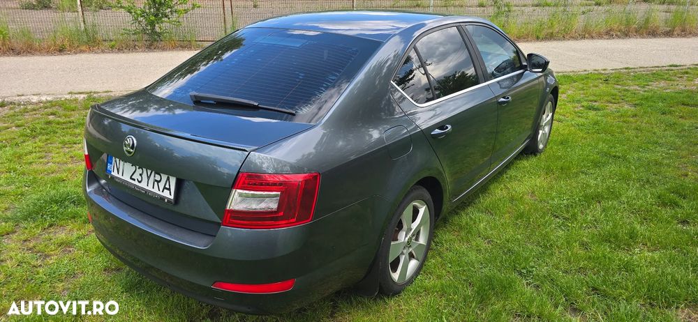 Skoda Octavia 2.0 TDI Style - 6
