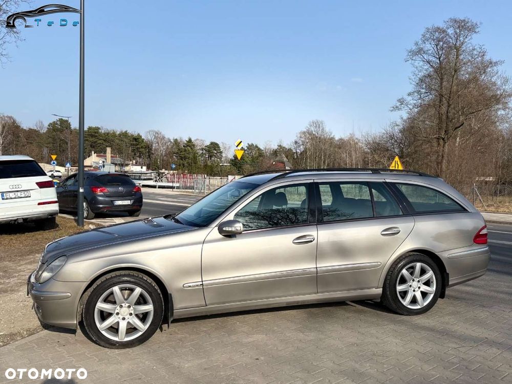 Mercedes-Benz Klasa E 500 4-Matic T Elegance - 28