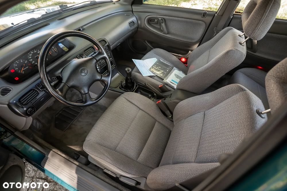 Mazda 626 2.0 GLE - 5