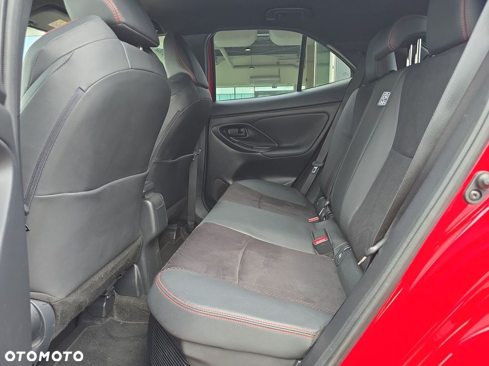 Toyota Yaris Cross Hybrid 1.5 GR Sport - 12