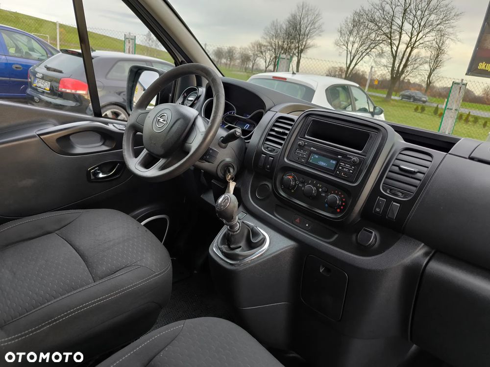 Opel Vivaro - 10