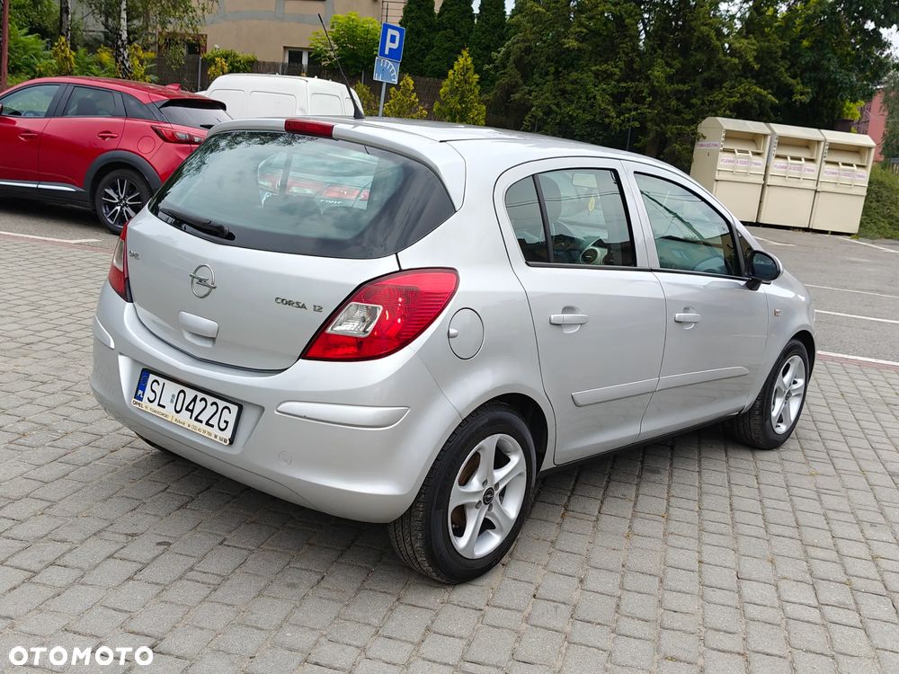Opel Corsa 1.2 16V Cosmo - 10
