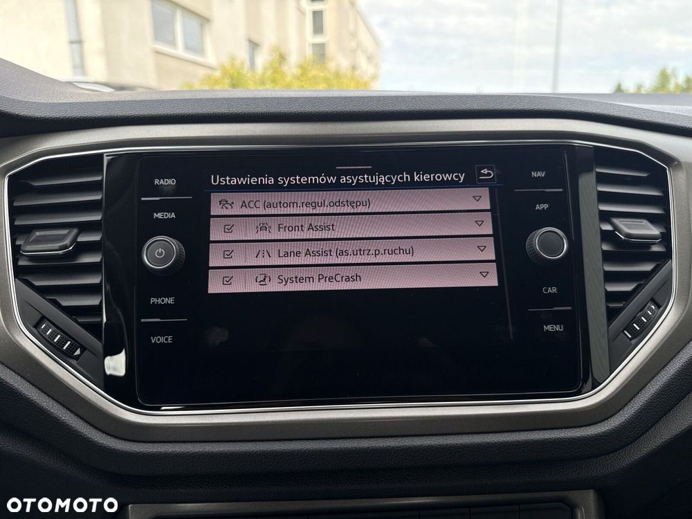 Volkswagen T-Roc - 24