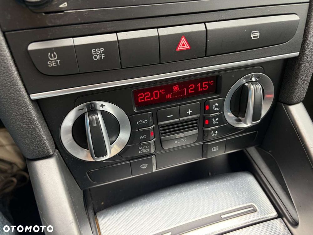 Audi A3 Sportback 2.0 TDI DPF Ambiente S tronic - 16