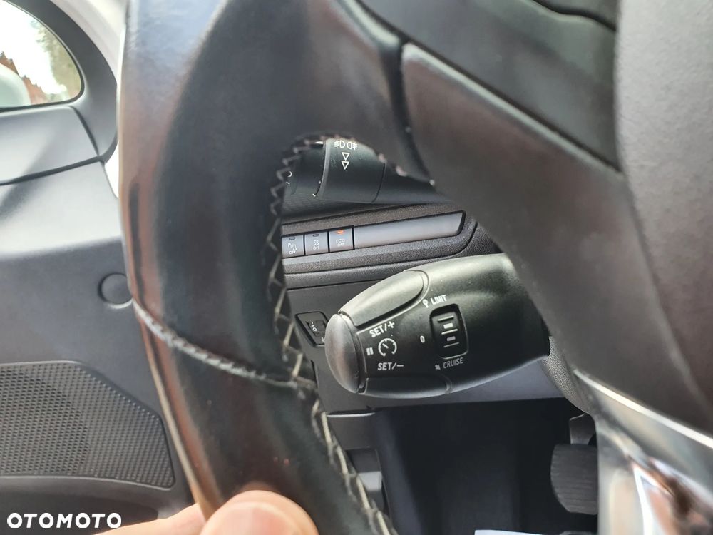 Peugeot 2008 PureTech 110 Stop&Start Allure - 17