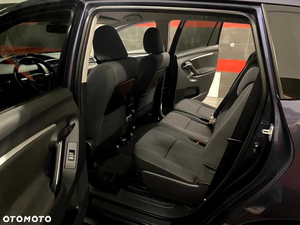 Toyota Verso 1.8 Premium - 19