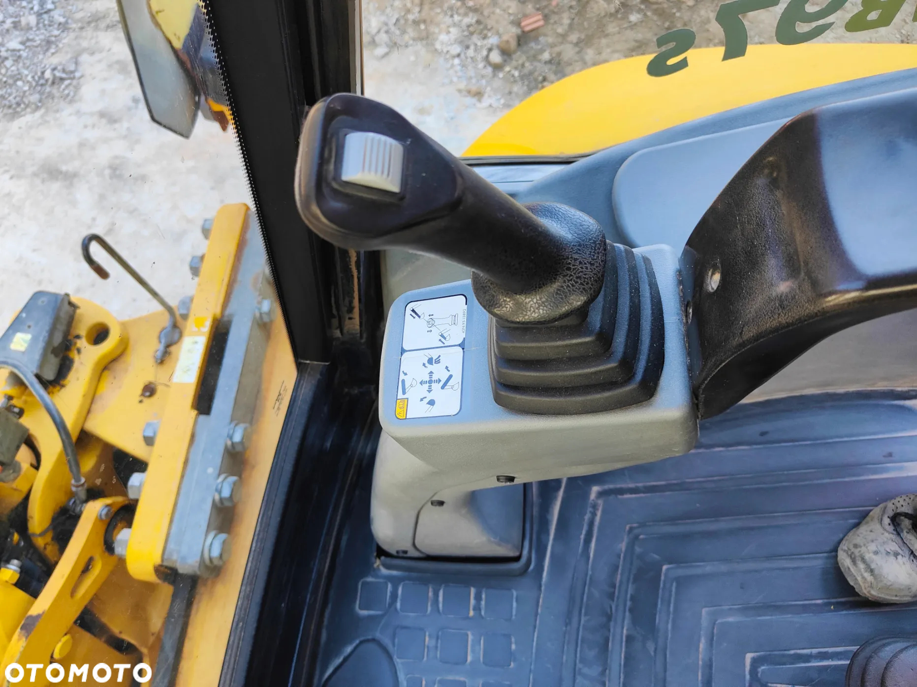 Komatsu WB97S - 14