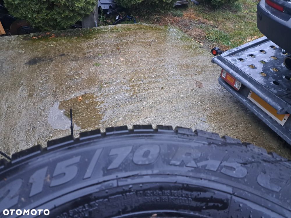 Opony zimowe felgi 215 70 15c - 2