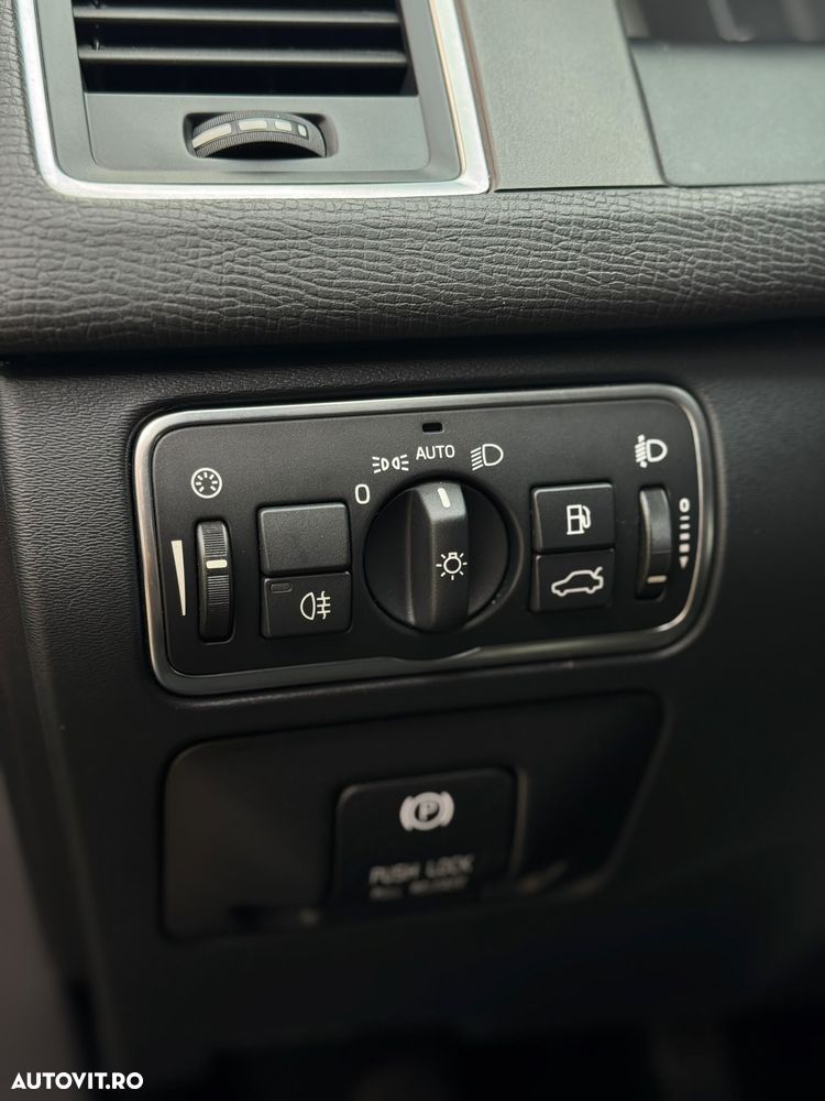 Volvo XC 60 - 31