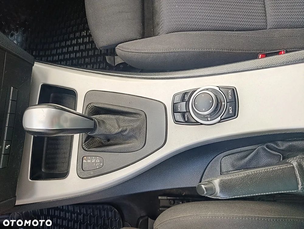 BMW Seria 3 325d DPF Edition Exclusive - 21