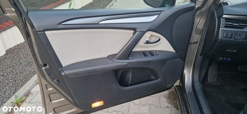 Toyota Avensis 1.8 Prestige MS - 33