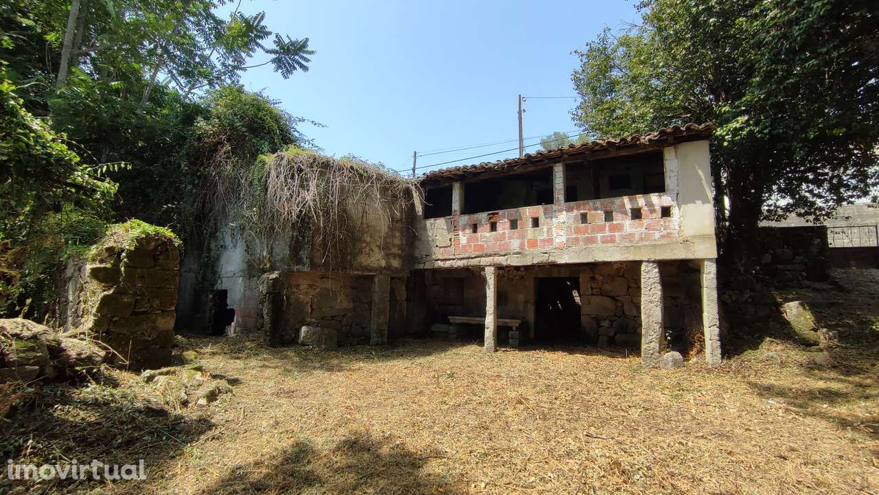 Moradia para restauro em Prozelo, Amares - Grande imagem: 2/12