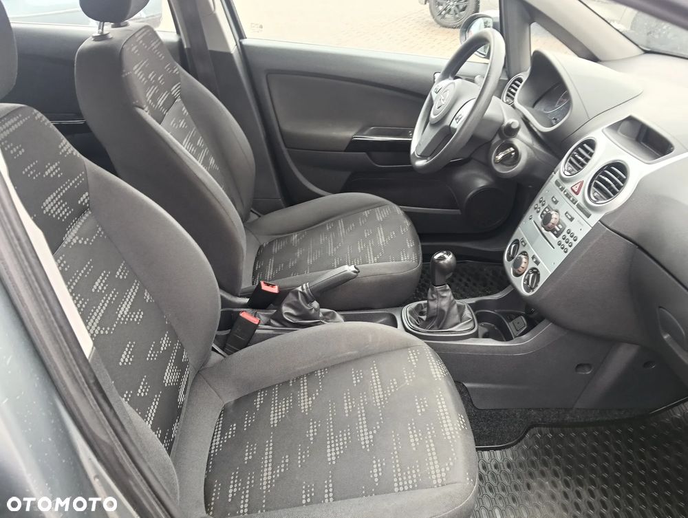 Opel Corsa 1.2 16V Essentia - 12