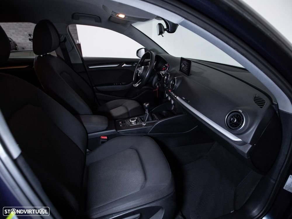 Audi A3 Sportback 2.0 TDI - 10
