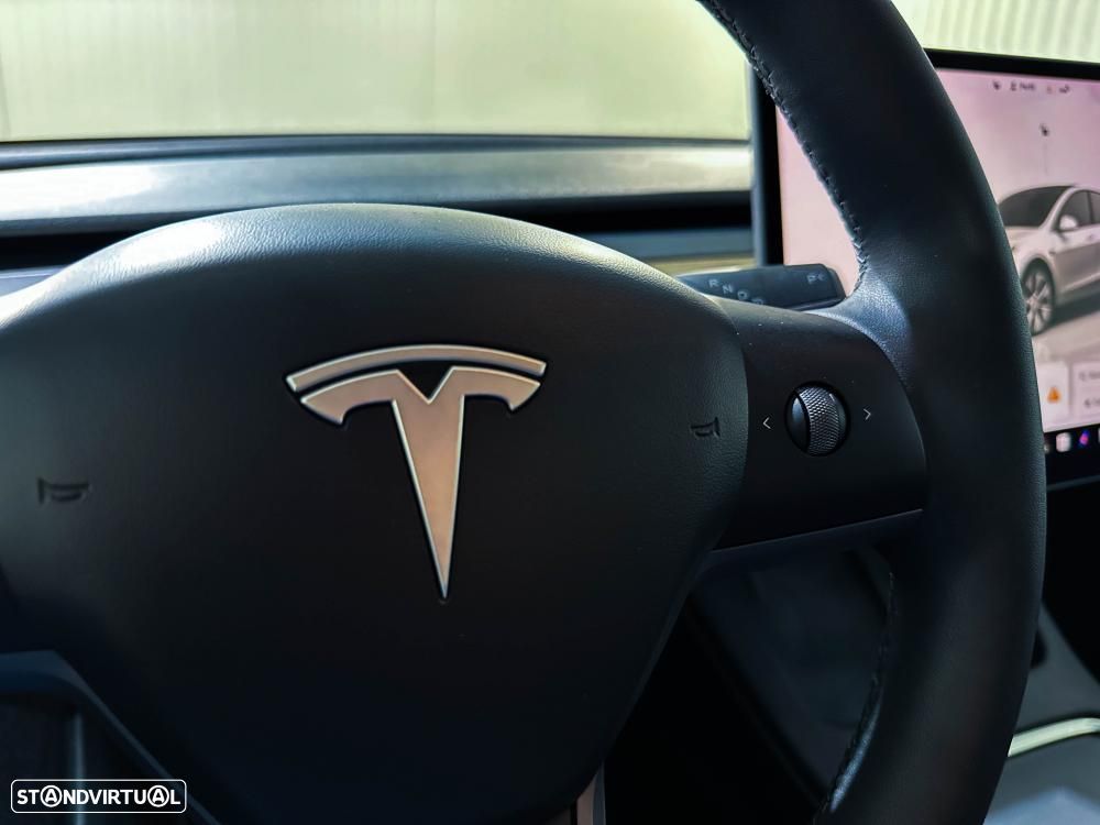 Tesla Model Y Standard - 43