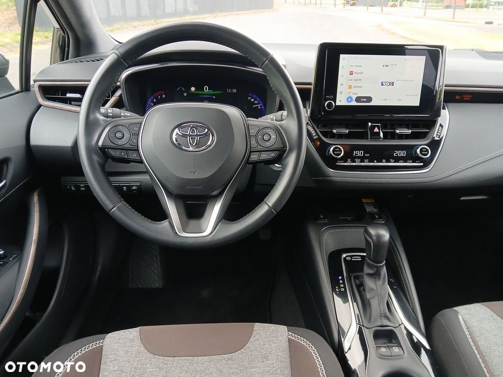Toyota Corolla 2.0 Hybrid Trek - 25
