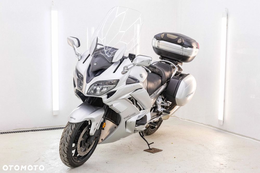 Yamaha FJR - 2