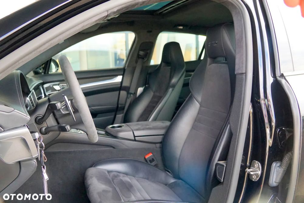 Porsche Panamera GTS PDK - 18