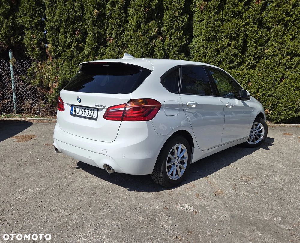 BMW Seria 2 218d - 5