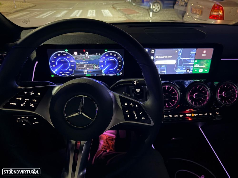 Mercedes-Benz EQB - 28