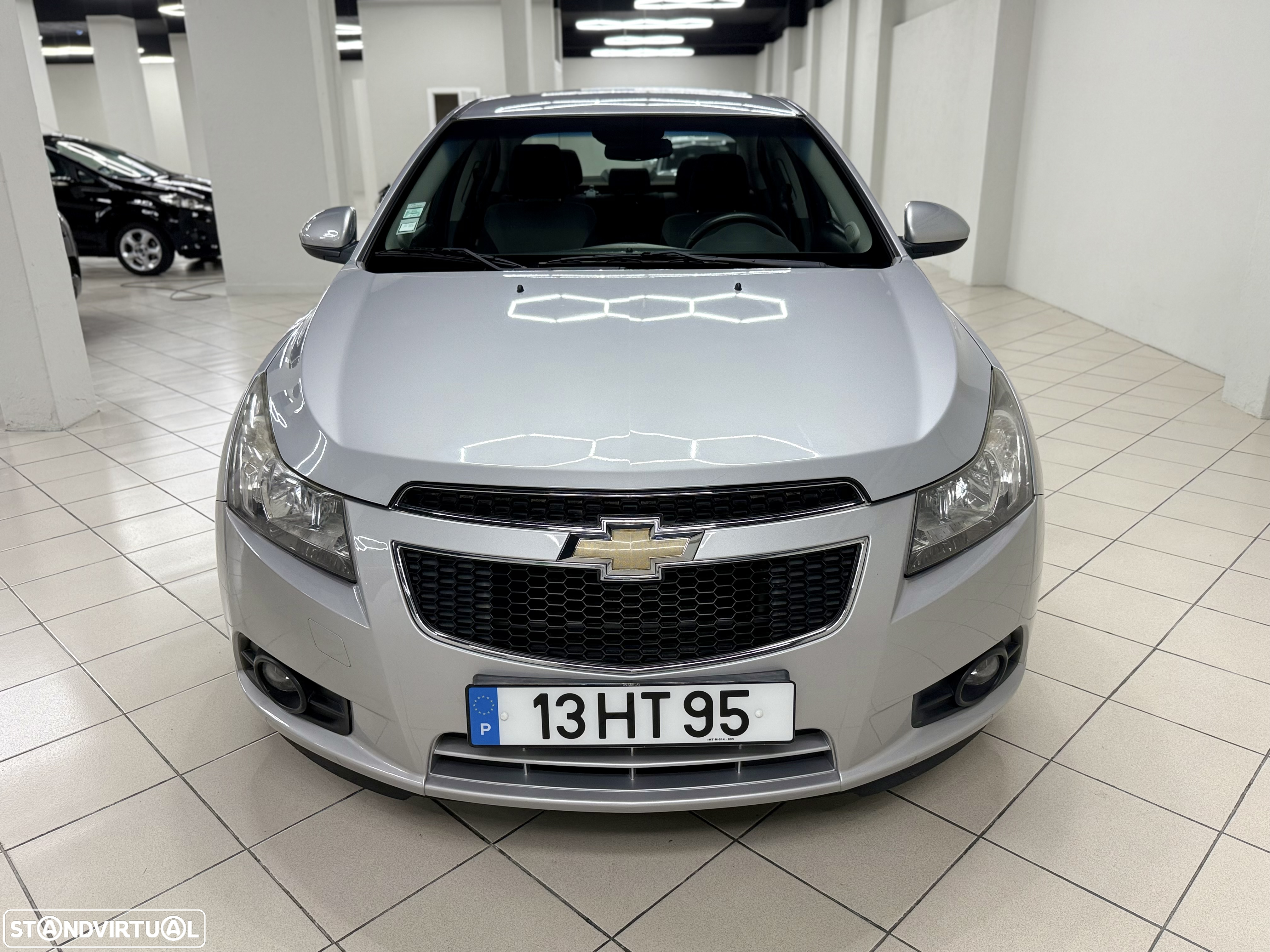 Chevrolet Cruze 1.6 LS - 3