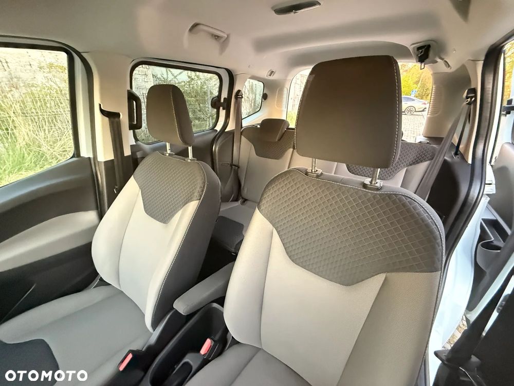 Ford Tourneo Courier 1.0 EcoBoost Trend - 13