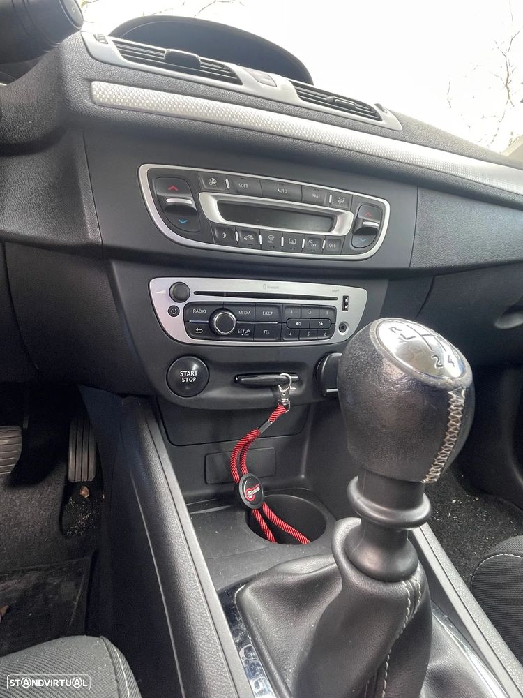 Renault Mégane Sport Tourer 1.5 dCi Dynamique S SS - 10