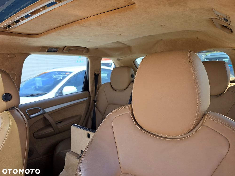 Porsche Cayenne Tiptronic S GTS - 22