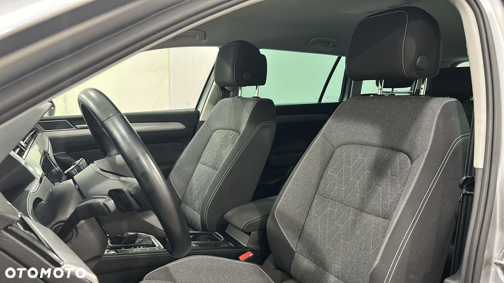Volkswagen Passat - 17