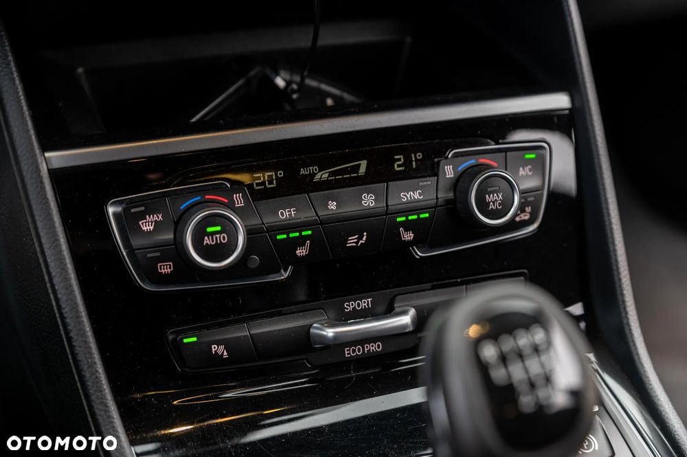 BMW Seria 2 218d - 37