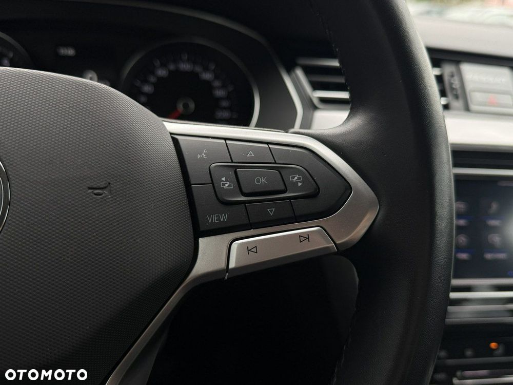 Volkswagen Passat - 18