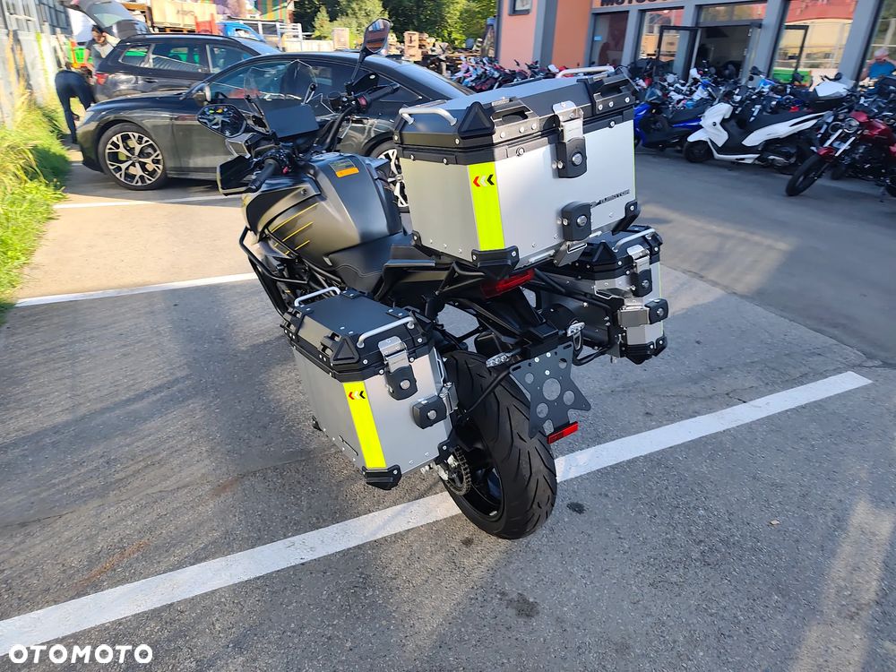 QJMOTOR SRT900S - 15