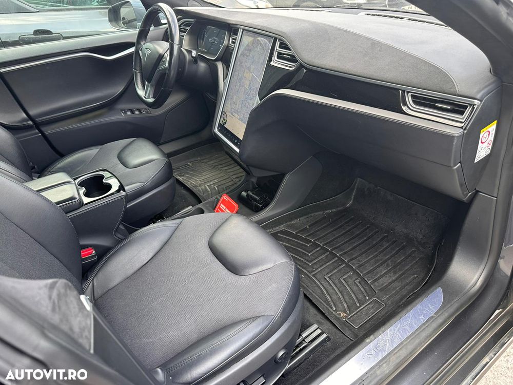 Tesla Model S - 14
