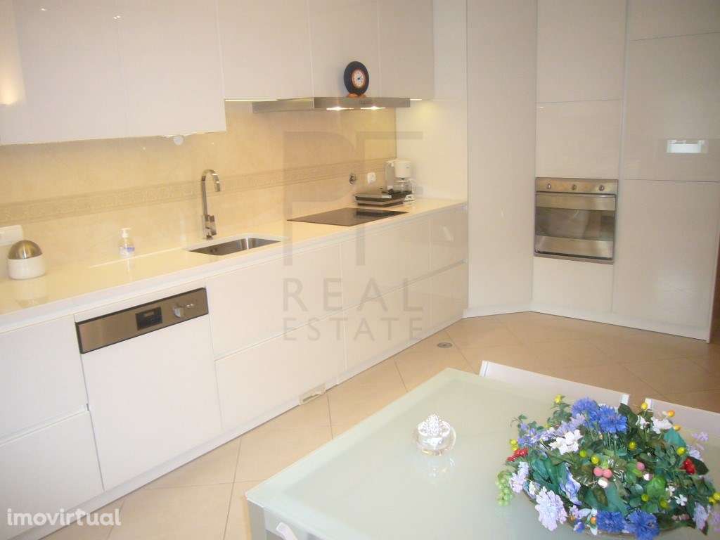 Monte Estoril. Apartamento T3 mobilado. - Grande imagem: 5/13