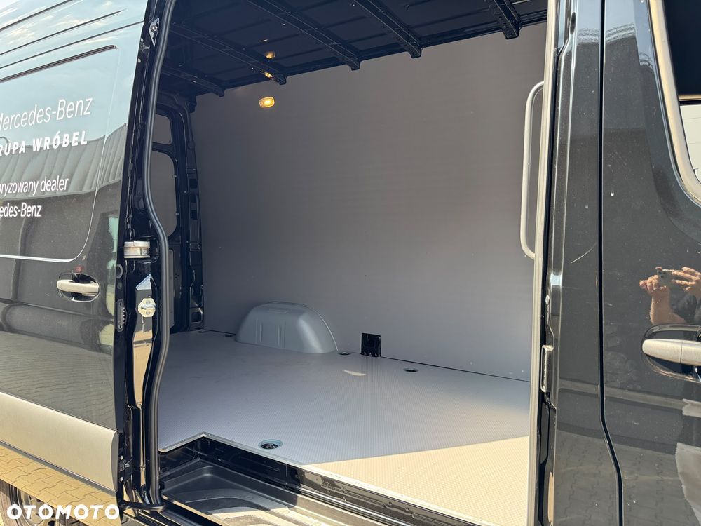 Mercedes-Benz Sprinter - 23