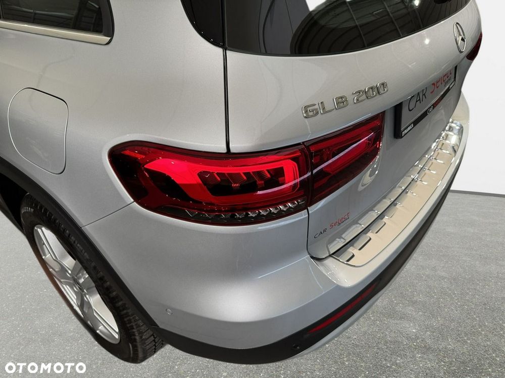 Mercedes-Benz GLB - 12