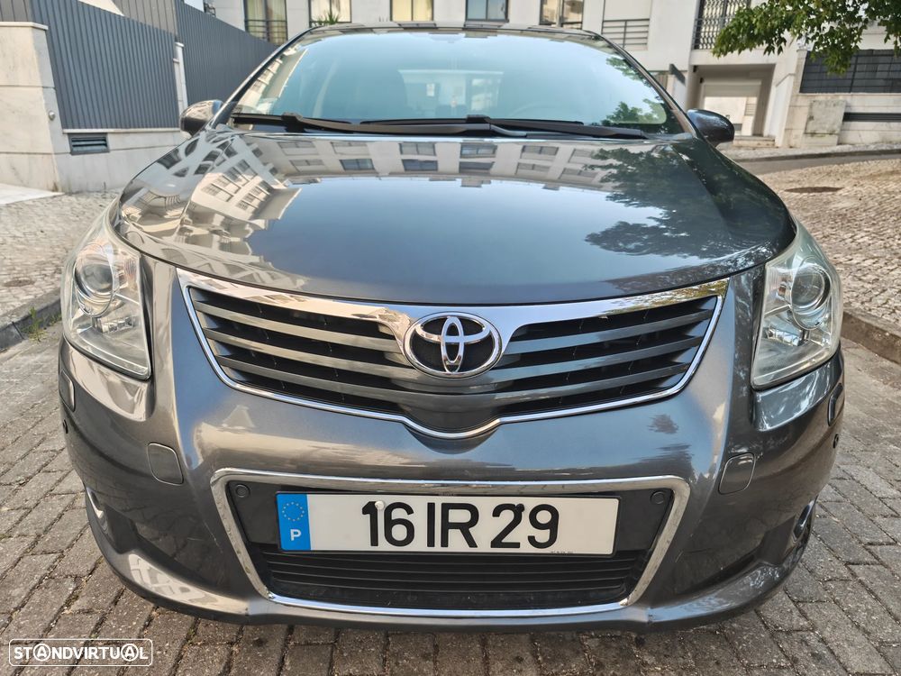Toyota Avensis SD 2.2 D-4D Luxury +GPS+Pele - 4