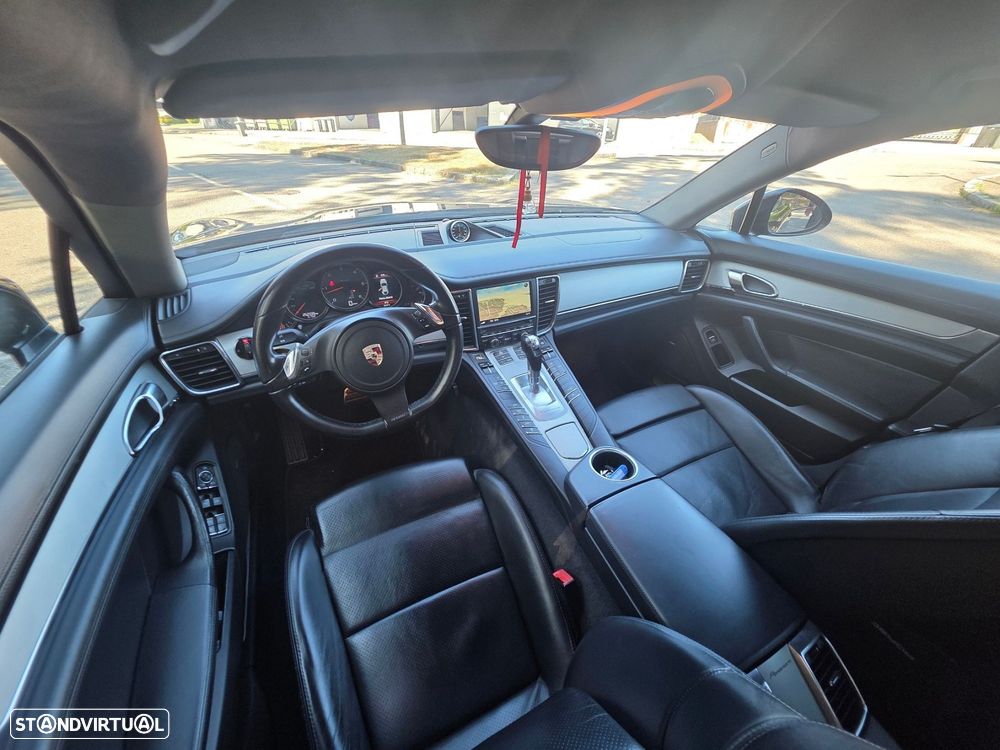 Porsche Panamera 3.0 V6 - 8