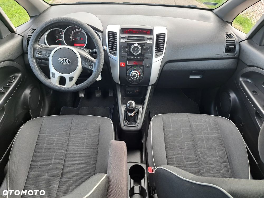 Kia Venga 1.6 CRDi 128 Business Line - 11