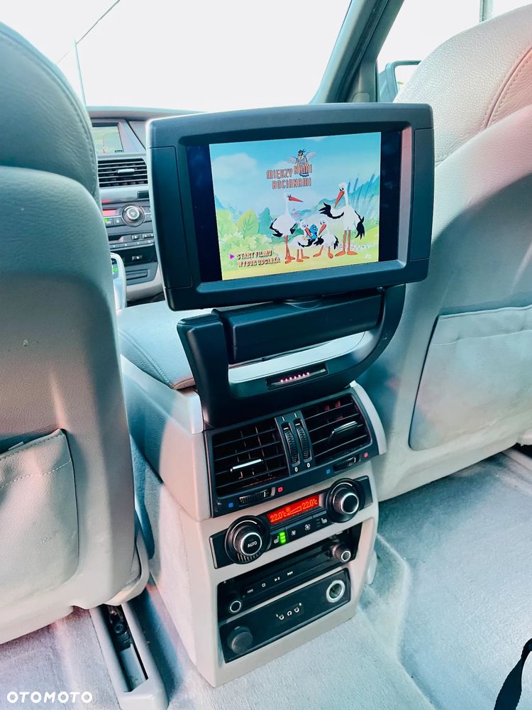 BMW X5 4.8i xDrive - 13