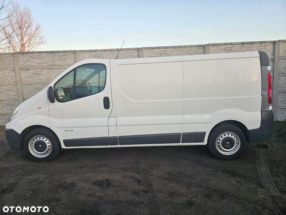 Renault TRAFIC - 2