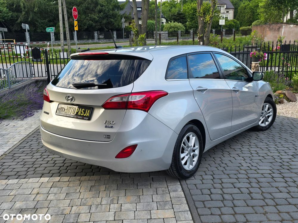Hyundai i30 blue 1.6 GDI YES Gold - 10