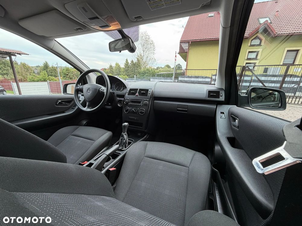 Mercedes-Benz Klasa A 150 Elegance Edition 10 - 11